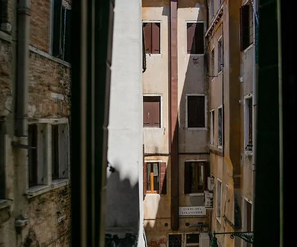 Hidden Gem In Veneza