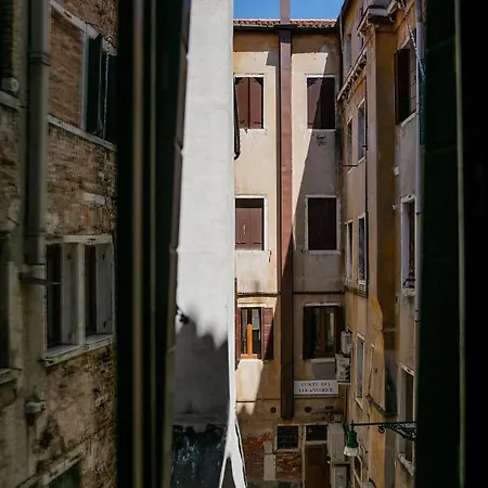 Hidden Gem In Venedig