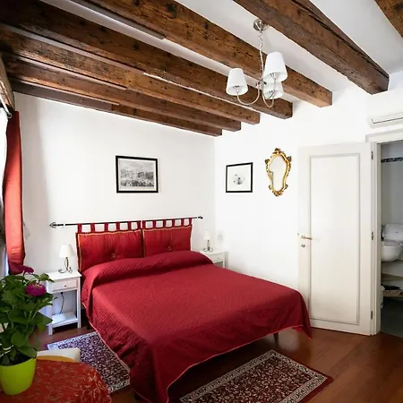 Hidden Gem In 4* Venedig