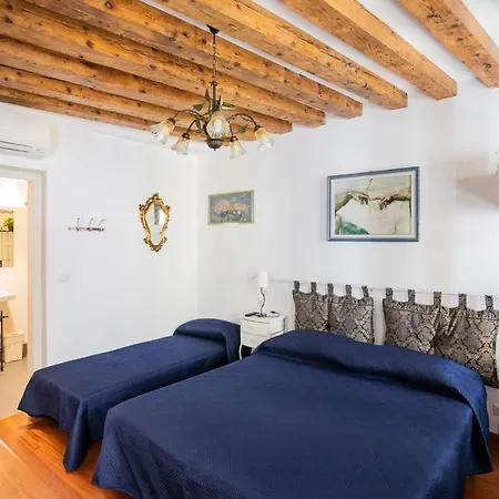 Hidden Gem In 4* Venedig